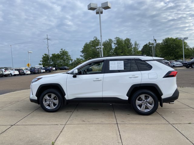 Used 2025 Toyota RAV4 XLE FWD image 7