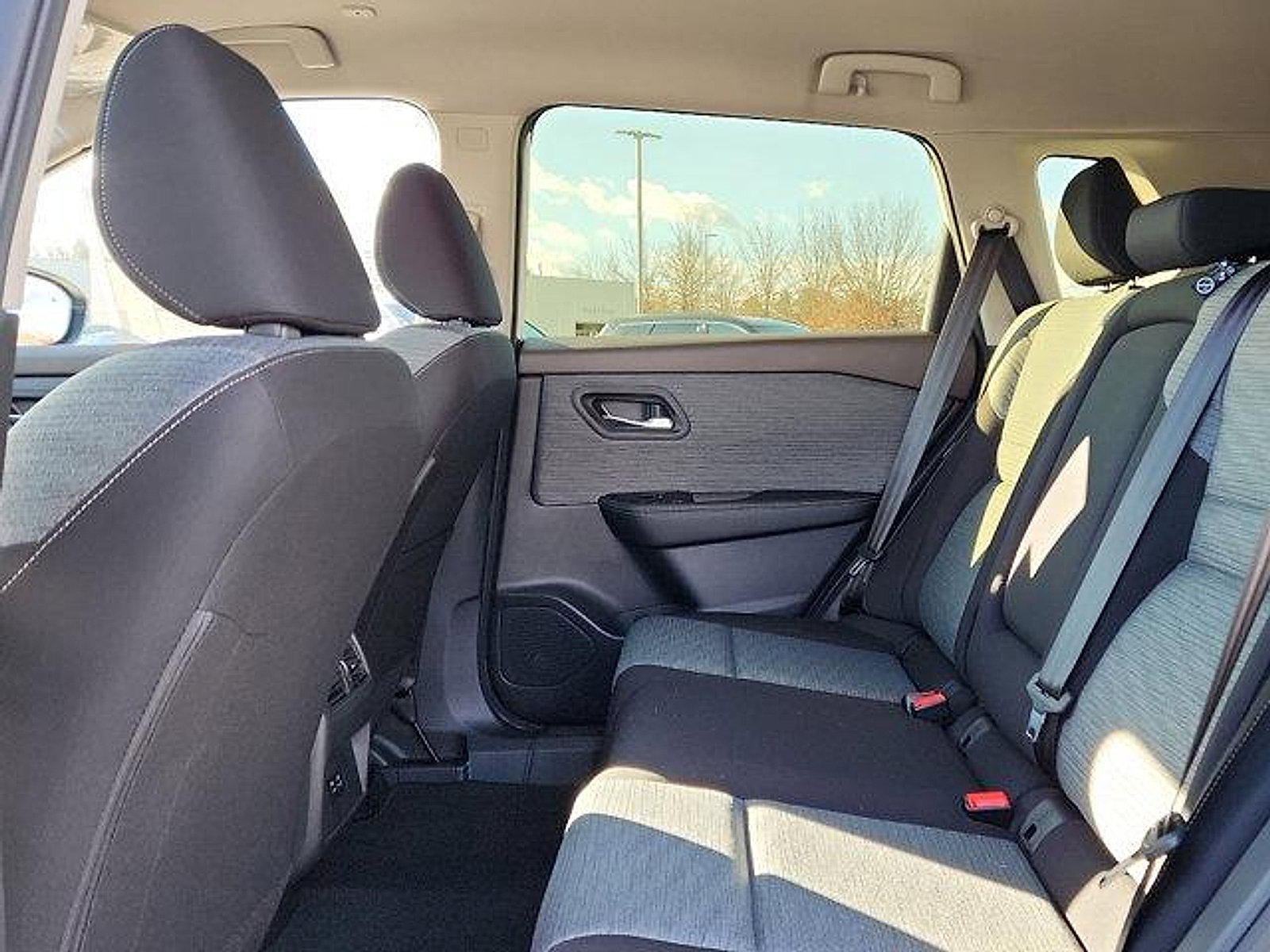 New 2023 Nissan Rogue SV image 6