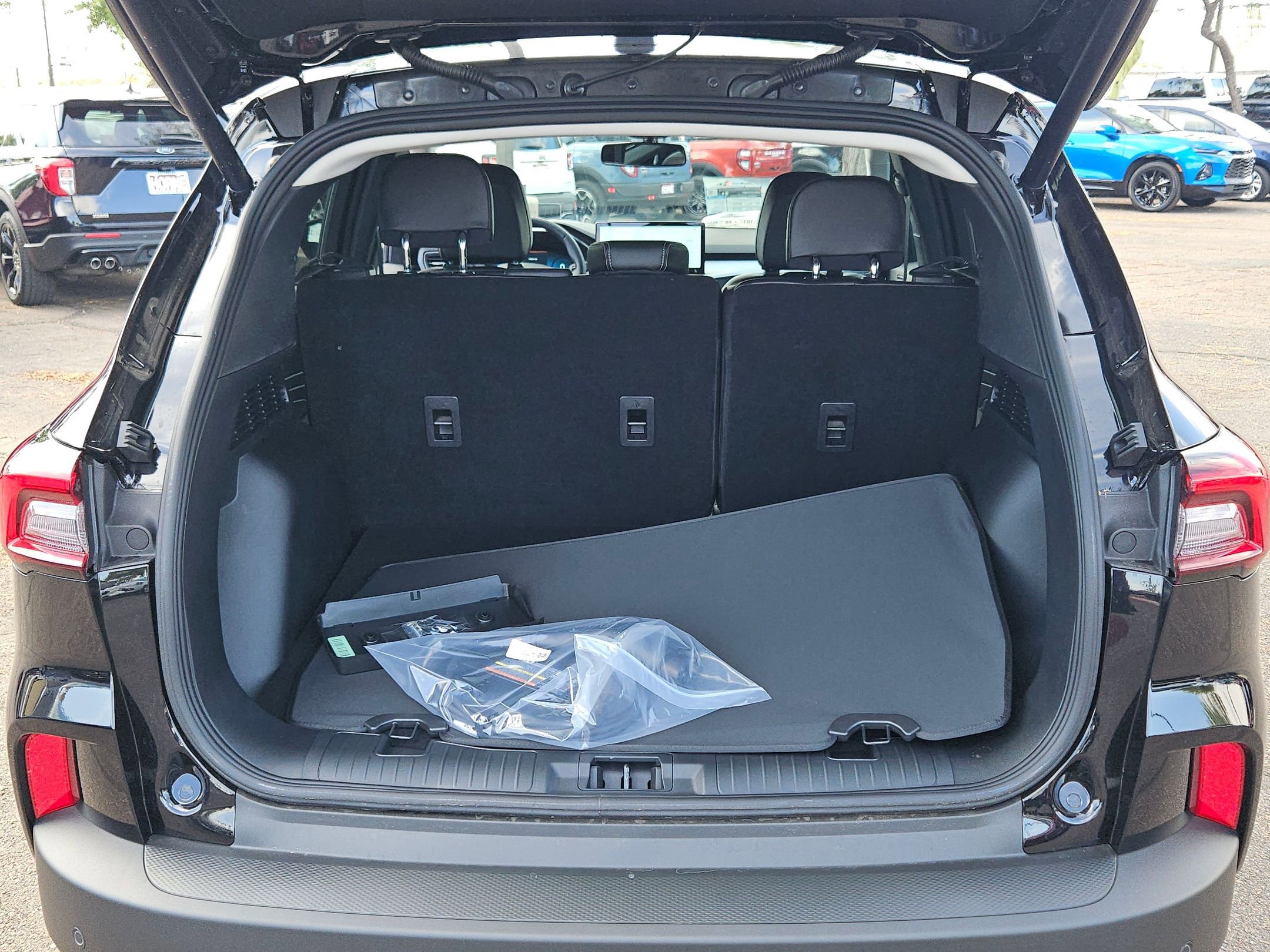 New 2025 Ford Escape SE w/ PHEV Premium Package image 4