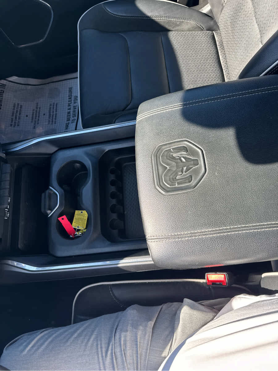 Used 2025 RAM 1500 Laramie AWD/4WD image 40