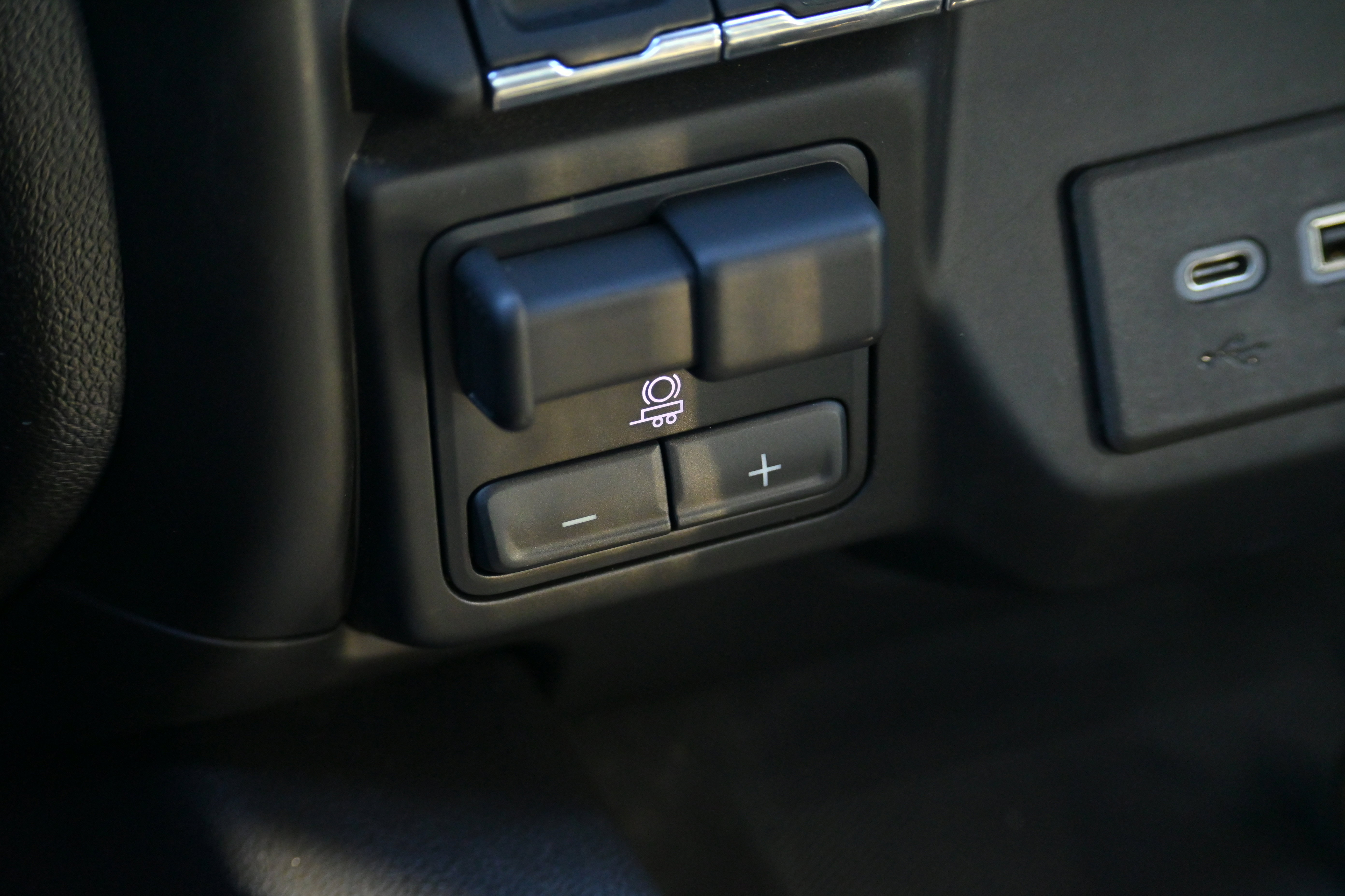 Used 2020 Chevrolet Silverado 2500 LTZ w/ LTZ Plus Package image 27