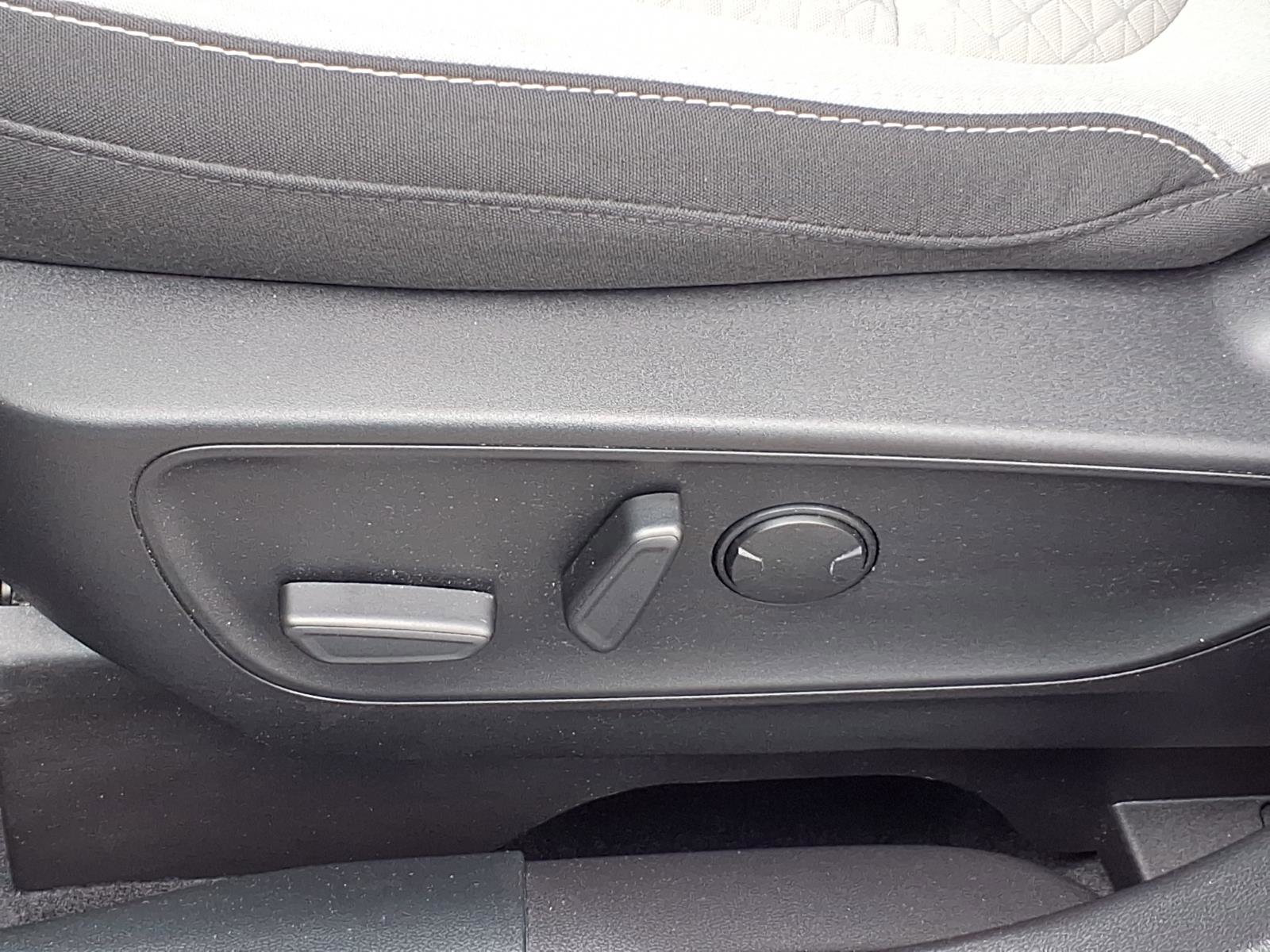 Used 2023 Ford Escape Active w/ Tech Pack #1 AWD/4WD image 4