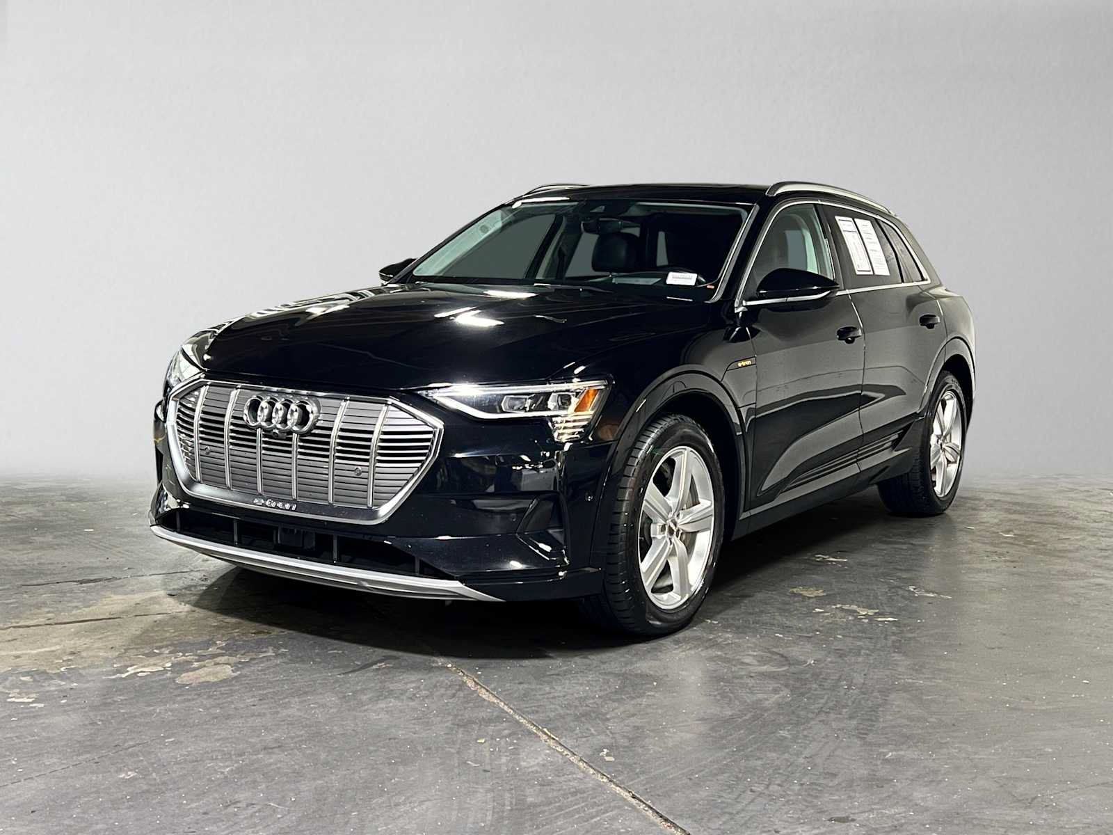 Used 2019 Audi e-tron Prestige w/ Prestige Package AWD/4WD image 7