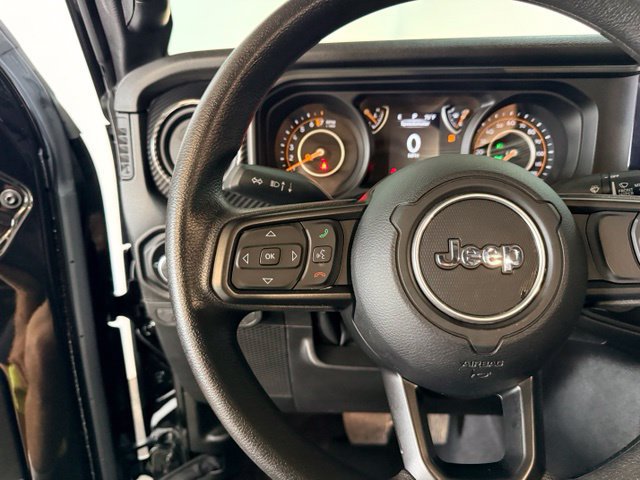 Certified 2025 Jeep Gladiator Sport AWD/4WD image 16