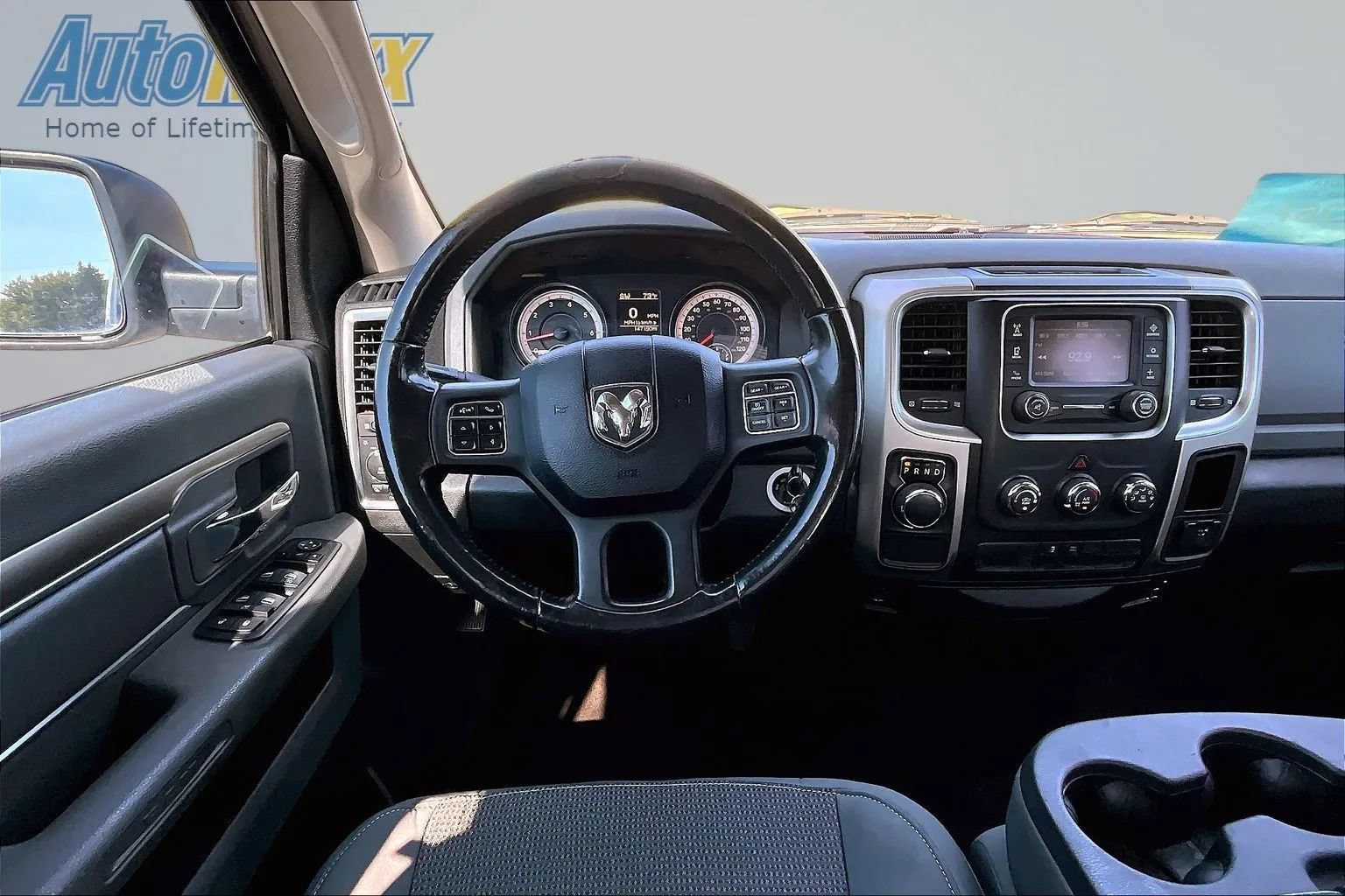 Used 2014 RAM 1500 Classic SLT RWD image 9