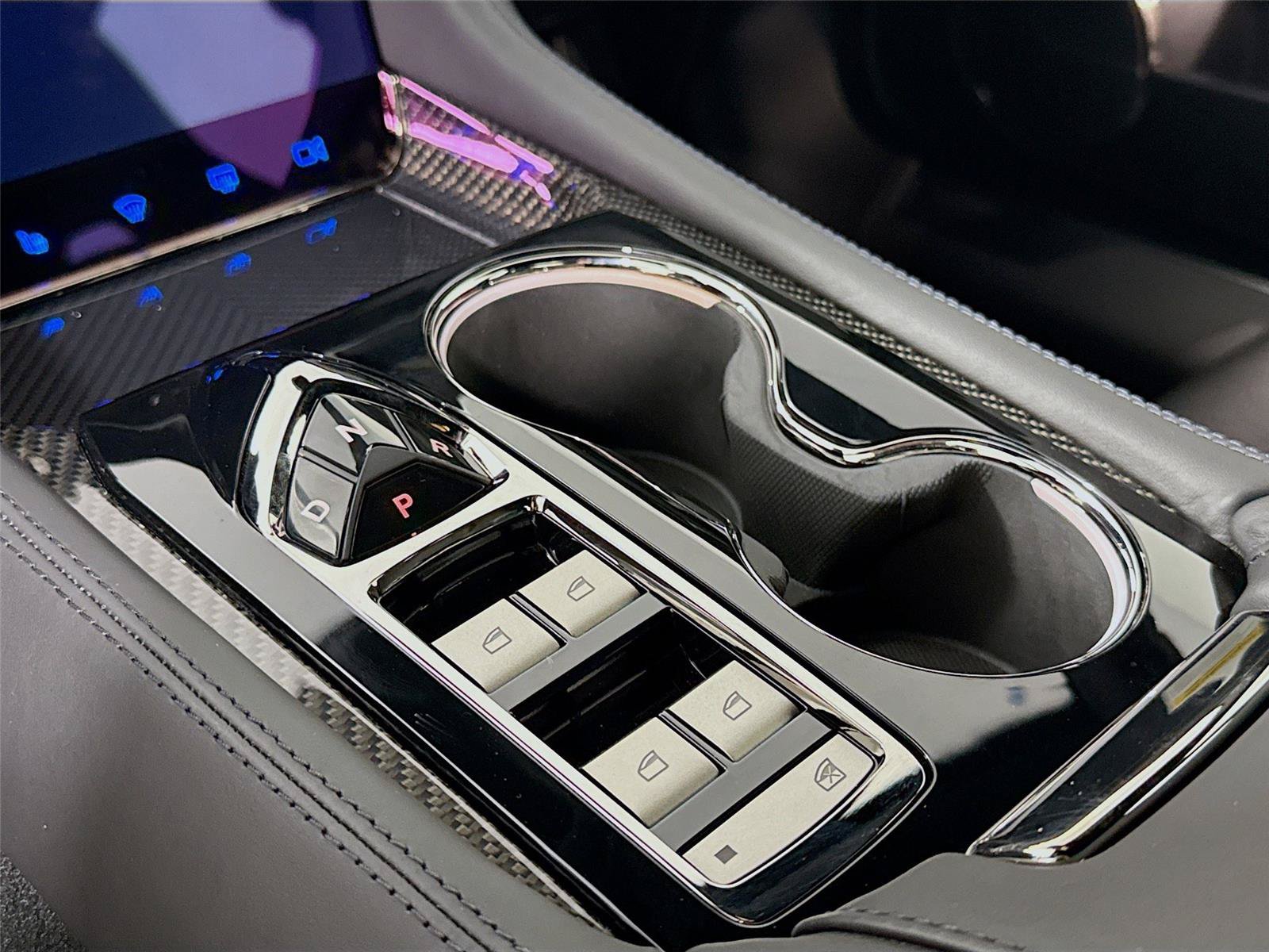 New 2025 Karma Revero Luxury RWD image 10