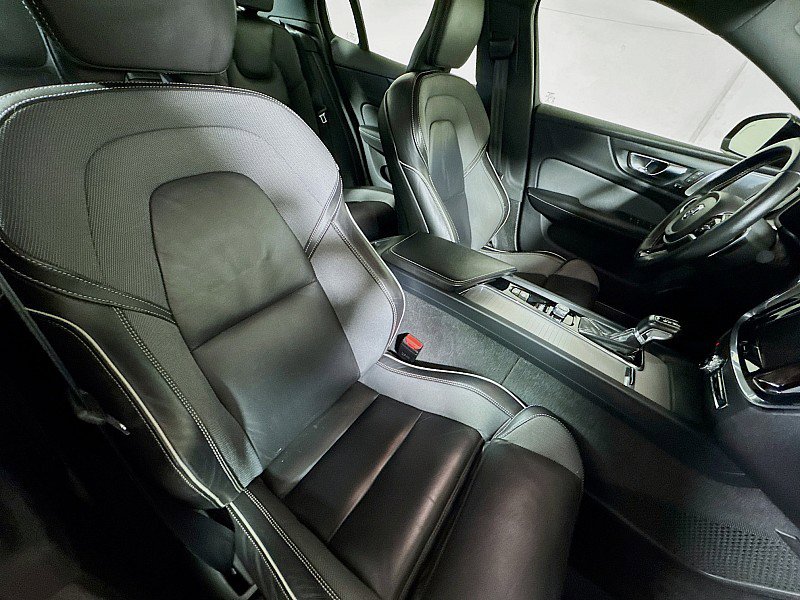 Used 2019 Volvo S60 T5 R-Design image 29