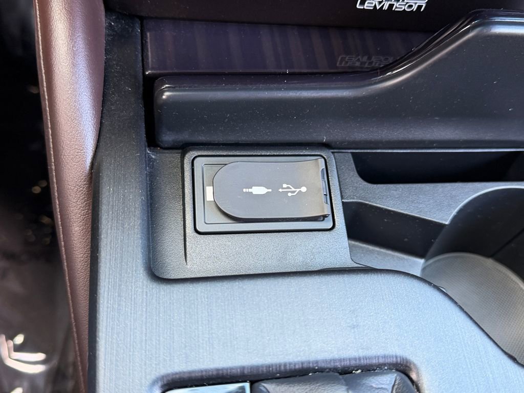 Used 2019 Lexus ES 350 Ultra Luxury w/ Accessory Package 2 image 22