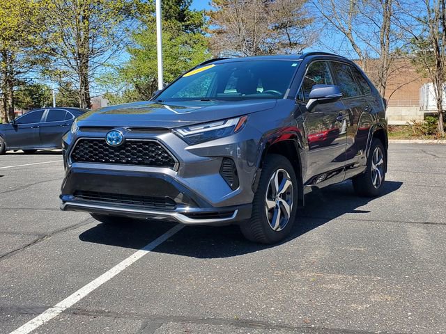 Used 2022 Toyota RAV4 SE image 2