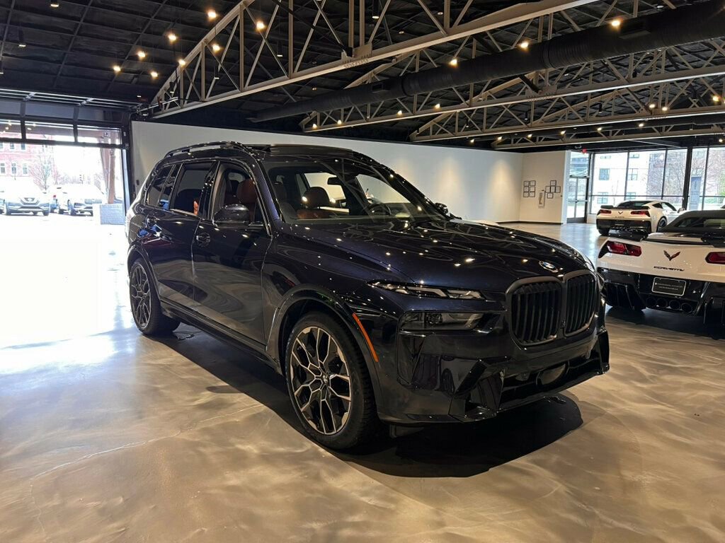Used 2024 BMW X7 xDrive40i w/ M Sport Package image 7