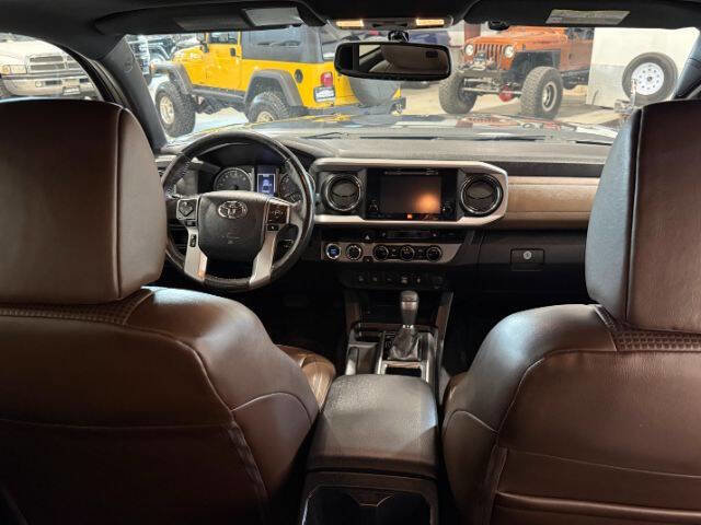 Used 2017 Toyota Tacoma Limited w/ Tow Package image 16