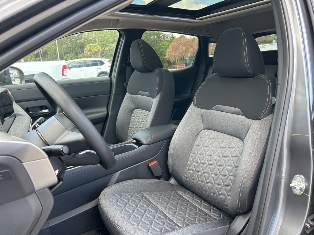 New 2026 Nissan Kicks SV w/ SV Premium Package FWD image 19