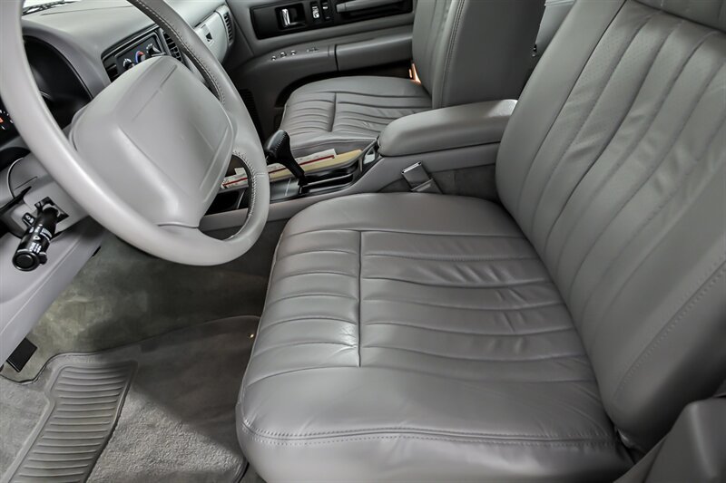 Used 1996 Chevrolet Impala SS RWD image 17
