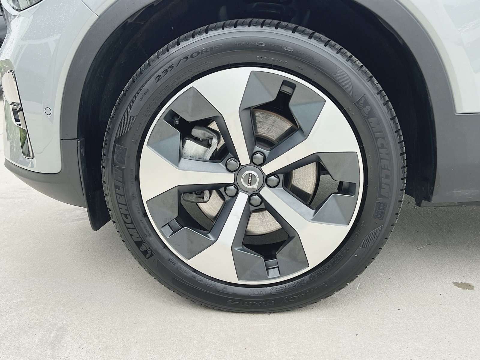 New 2026 Volvo XC40 B5 Plus w/ Protection Package Premier AWD/4WD image 20