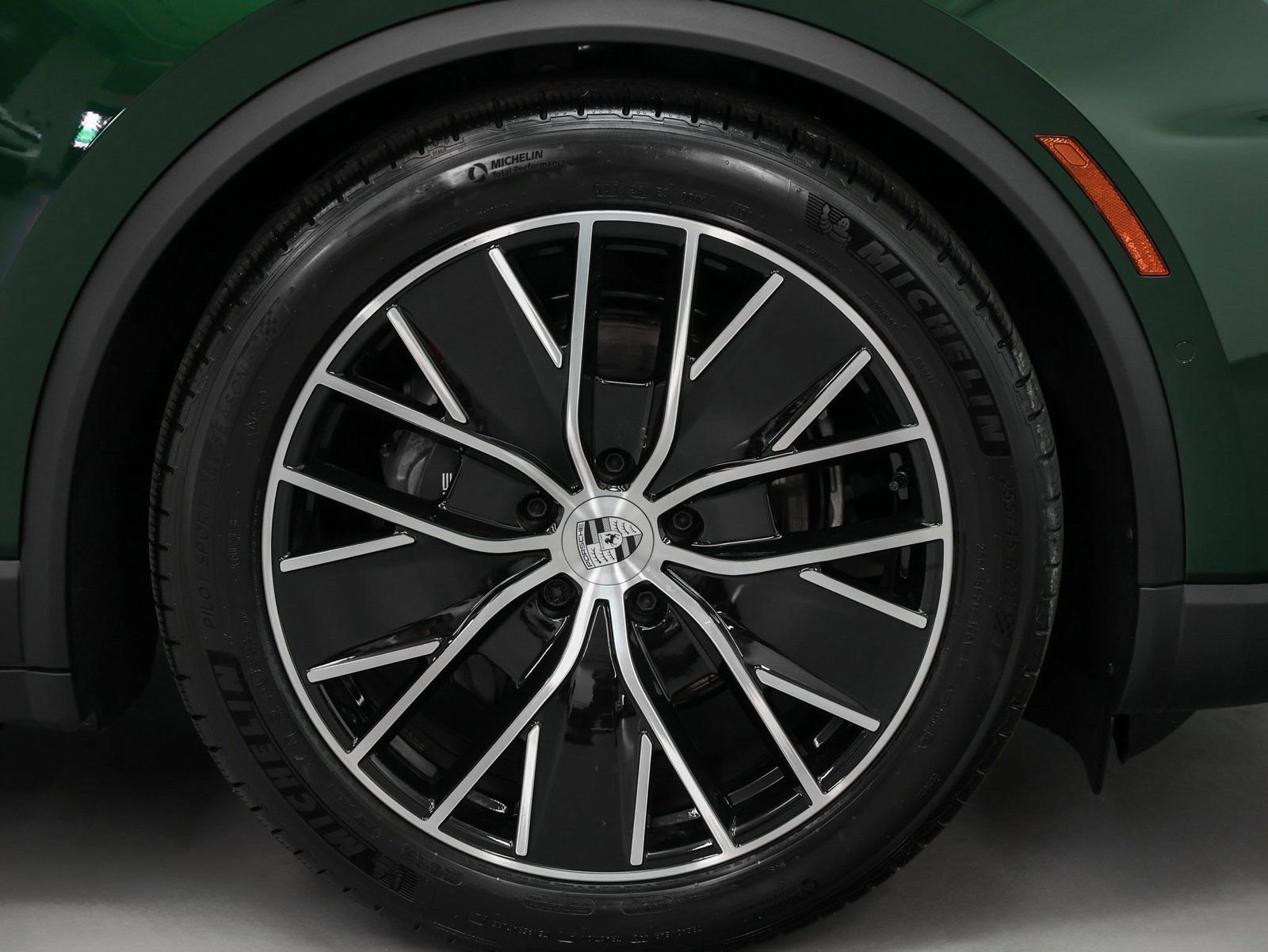 New 2025 Porsche Macan 4 Electric image 15