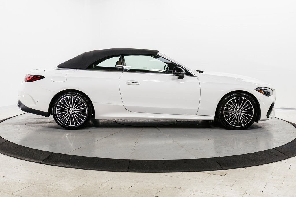 Used 2024 Mercedes-Benz CLE 300 4MATIC Cabriolet image 32