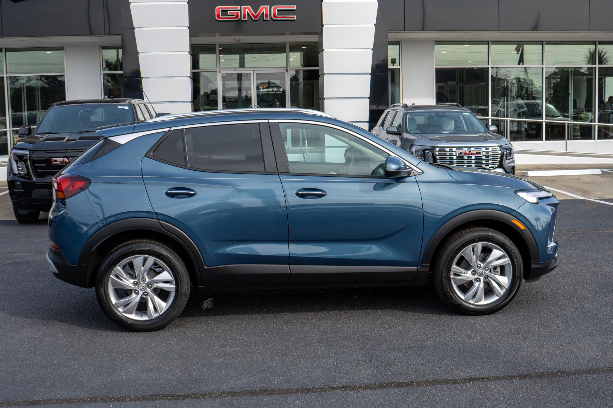 New 2026 Buick Encore GX Preferred w/ Comfort Package image 2