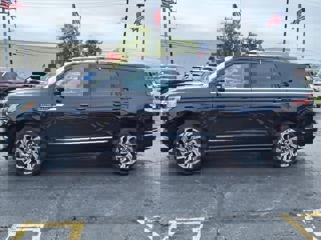 New 2022 Lincoln Navigator 4WD image 27