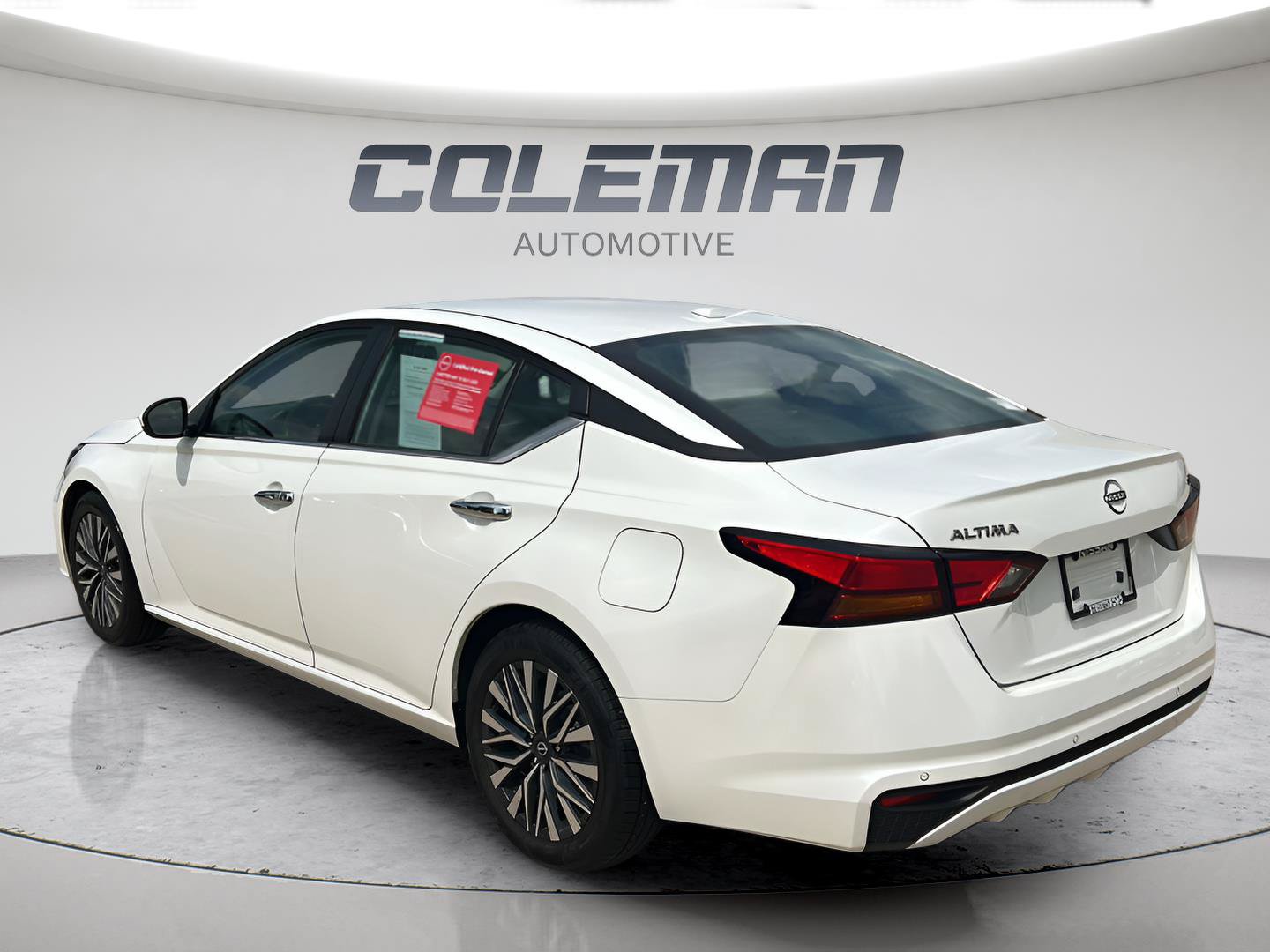 Used 2024 Nissan Altima 2.5 SV FWD image 4