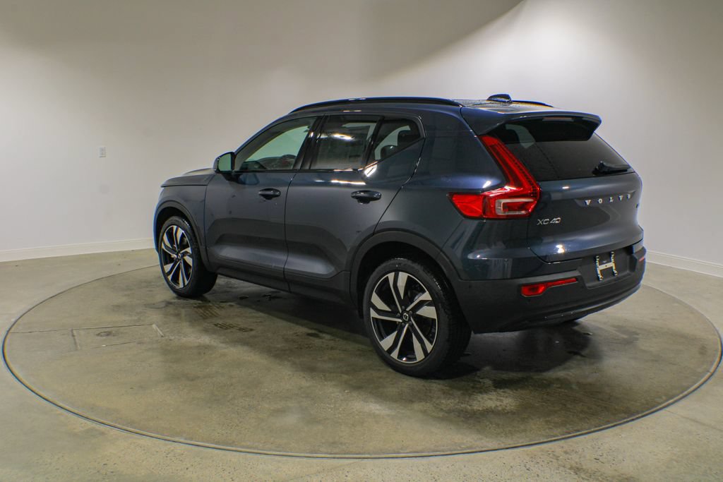 New 2026 Volvo XC40 B5 Plus w/ Climate Package AWD/4WD image 3