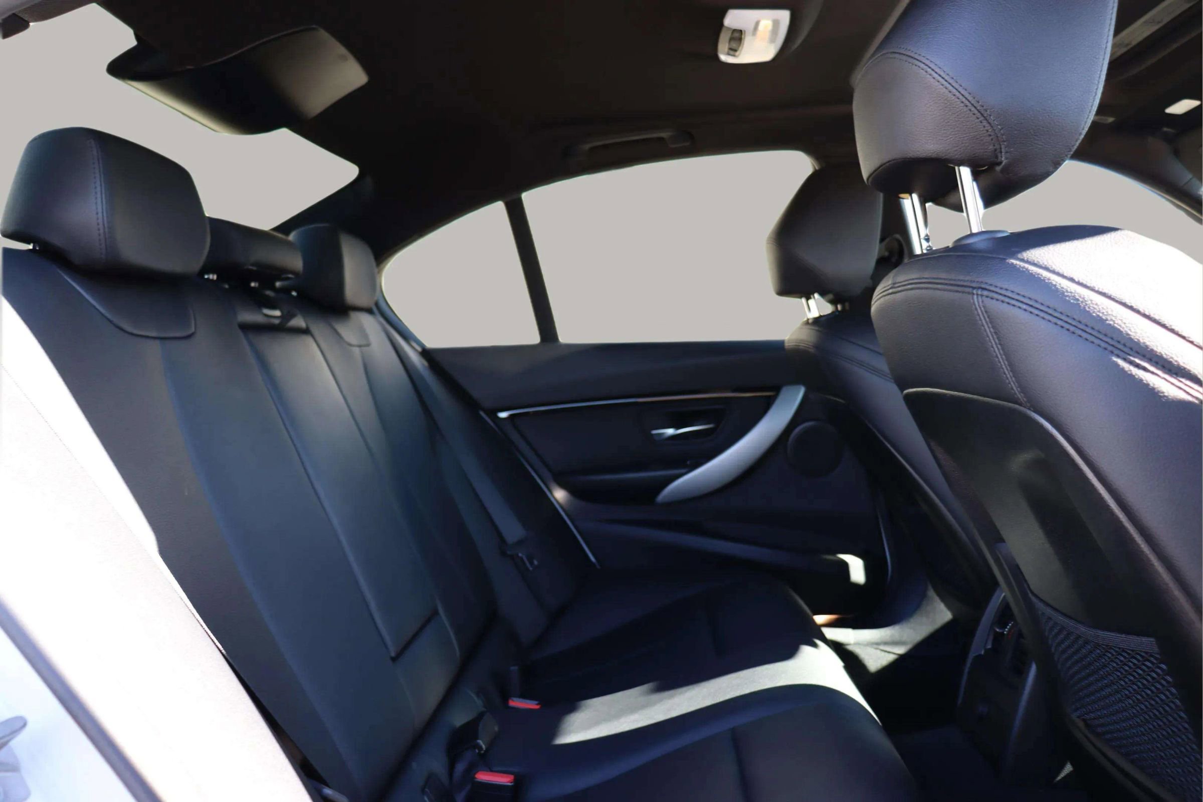 Used 2017 BMW 330i xDrive Sedan image 32