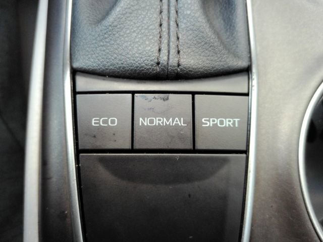 Used 2022 Toyota Camry LE image 41