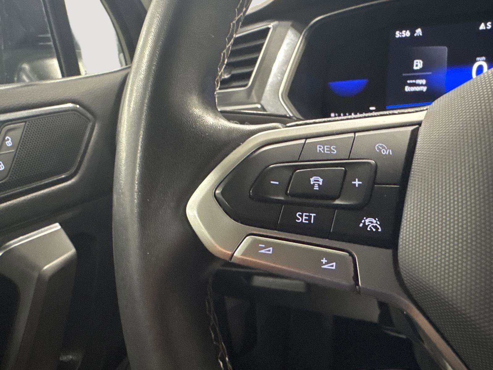 Used 2022 Volkswagen Tiguan SE image 19