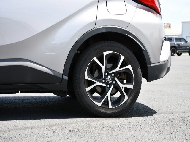 Used 2018 Toyota C-HR XLE FWD image 11