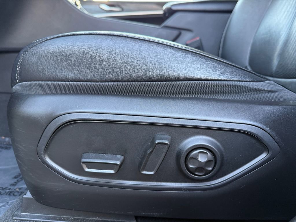 Used 2023 Jeep Grand Cherokee Limited w/ Luxury Tech Group II image 10