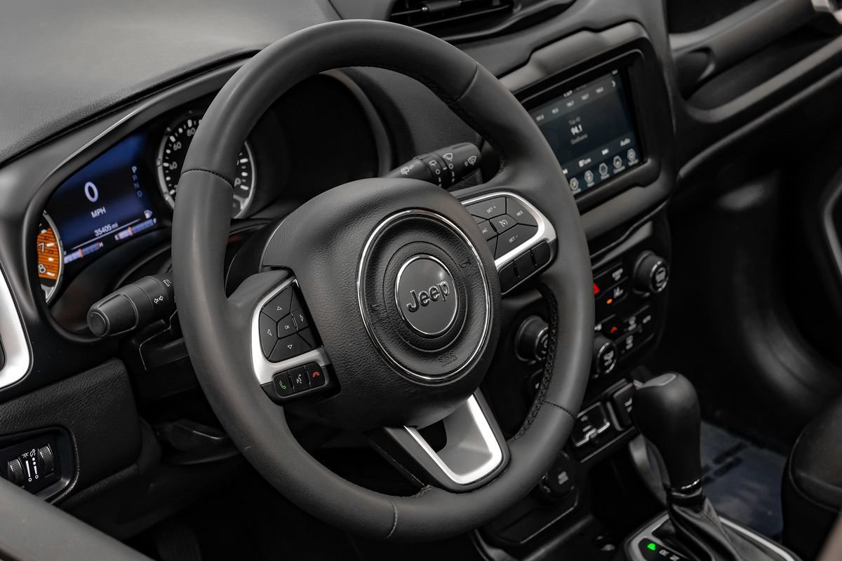 Used 2021 Jeep Renegade Latitude AWD/4WD image 13