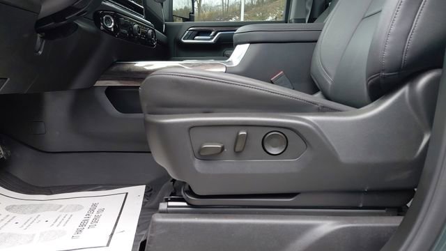 Used 2025 Chevrolet Silverado 2500 LTZ w/ LTZ Premium Package image 13