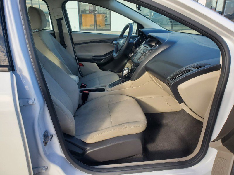 Used 2016 Ford Focus SE FWD image 16
