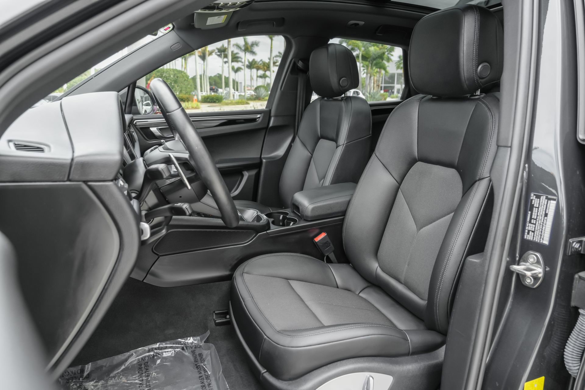 Used 2022 Porsche Macan image 7