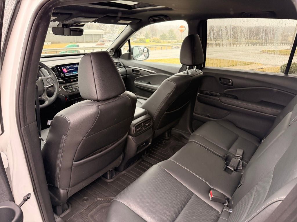 Used 2025 Honda Passport EX-L image 28