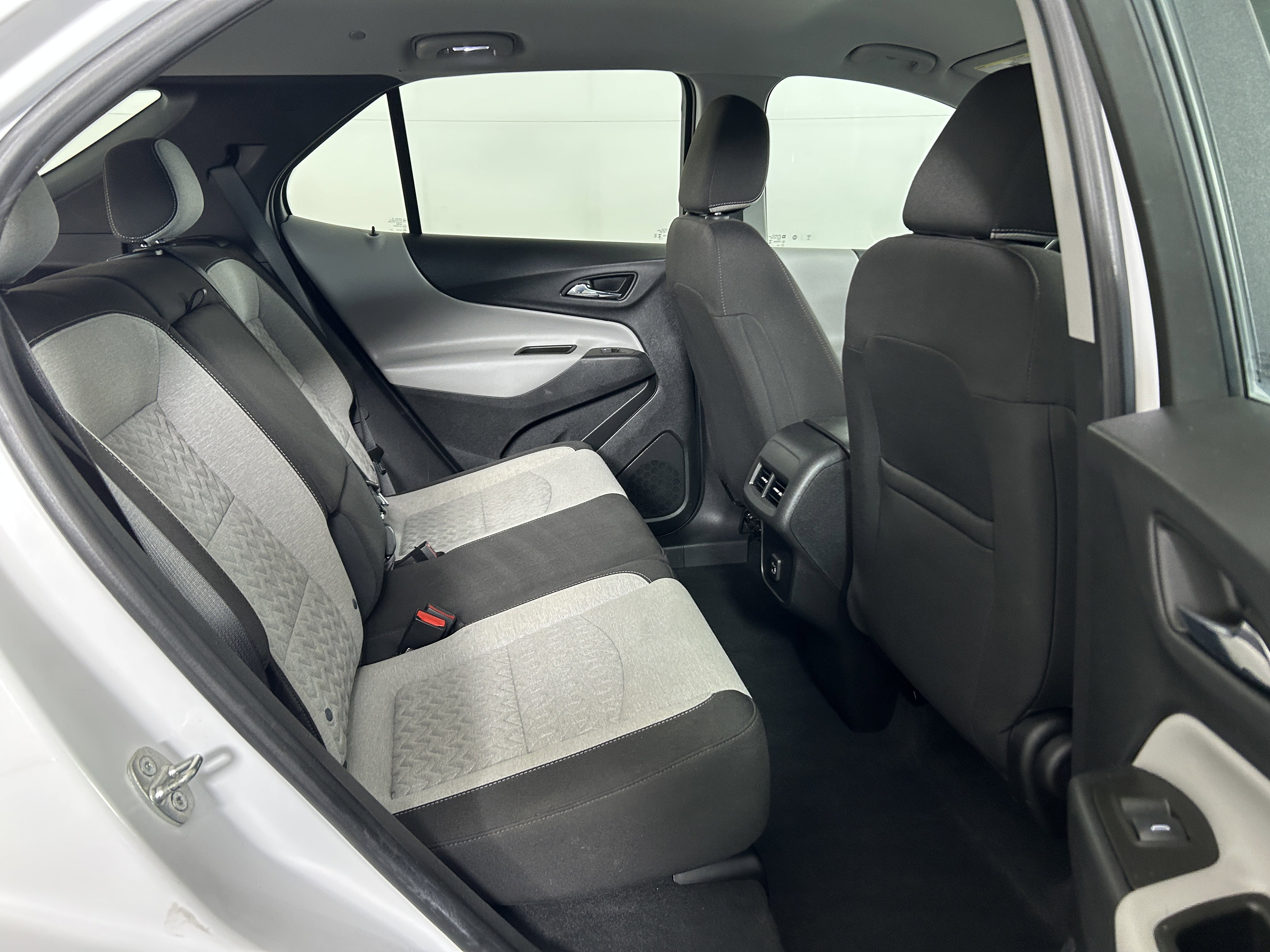 Used 2023 Chevrolet Equinox LS AWD/4WD image 26