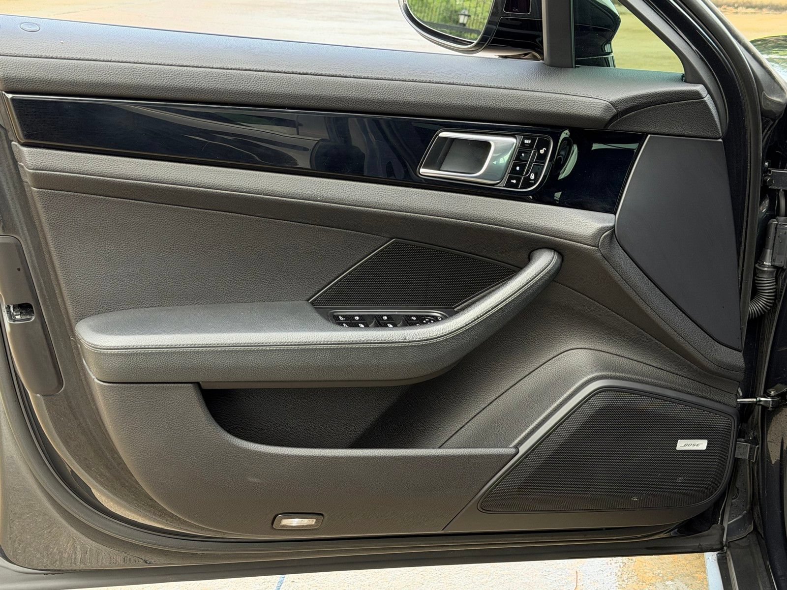 Used 2017 Porsche Panamera image 22