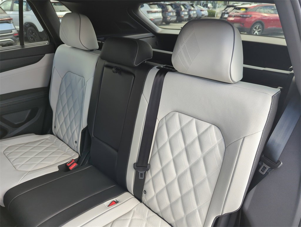 New 2026 Volkswagen Atlas Cross Sport SEL Premium R-Line image 26