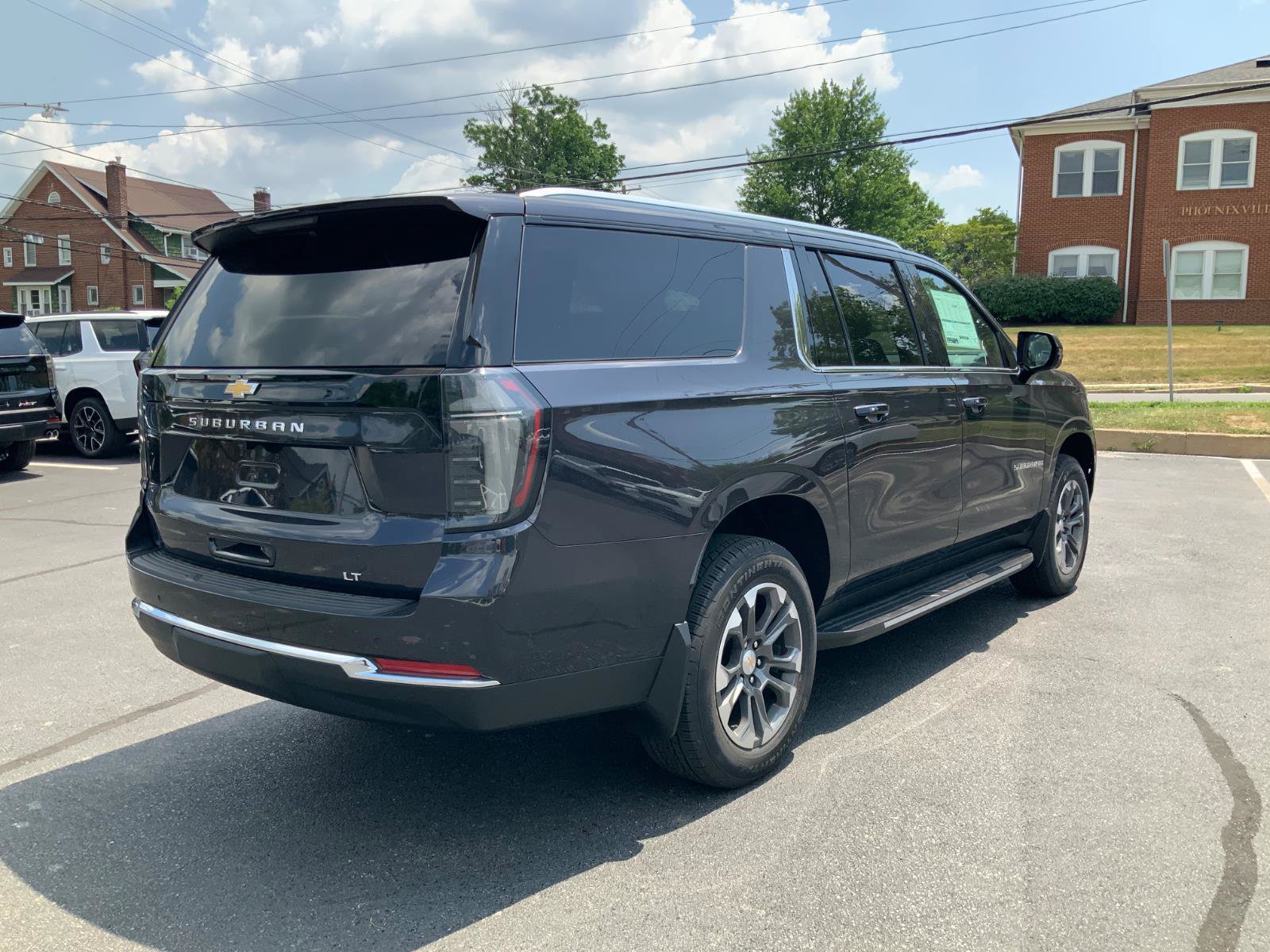 New 2026 Chevrolet Suburban LT w/ Comfort Package AWD/4WD image 3
