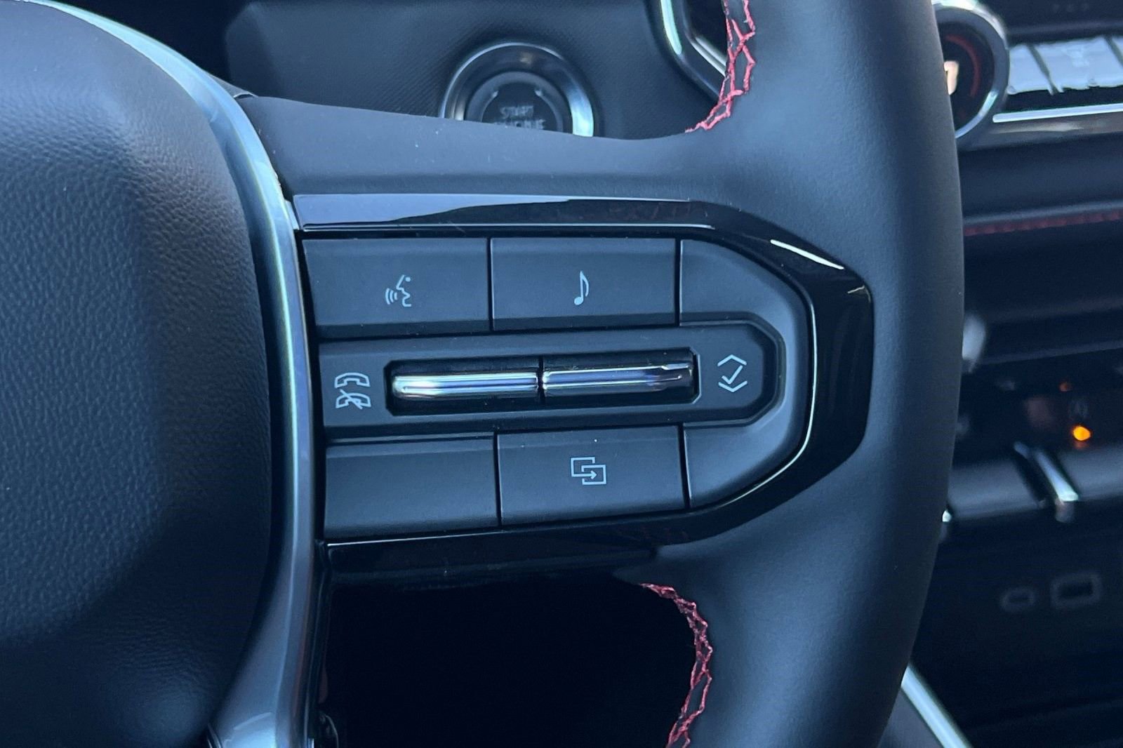 New 2025 Chevrolet Colorado Z71 w/ Midnight Edition image 28