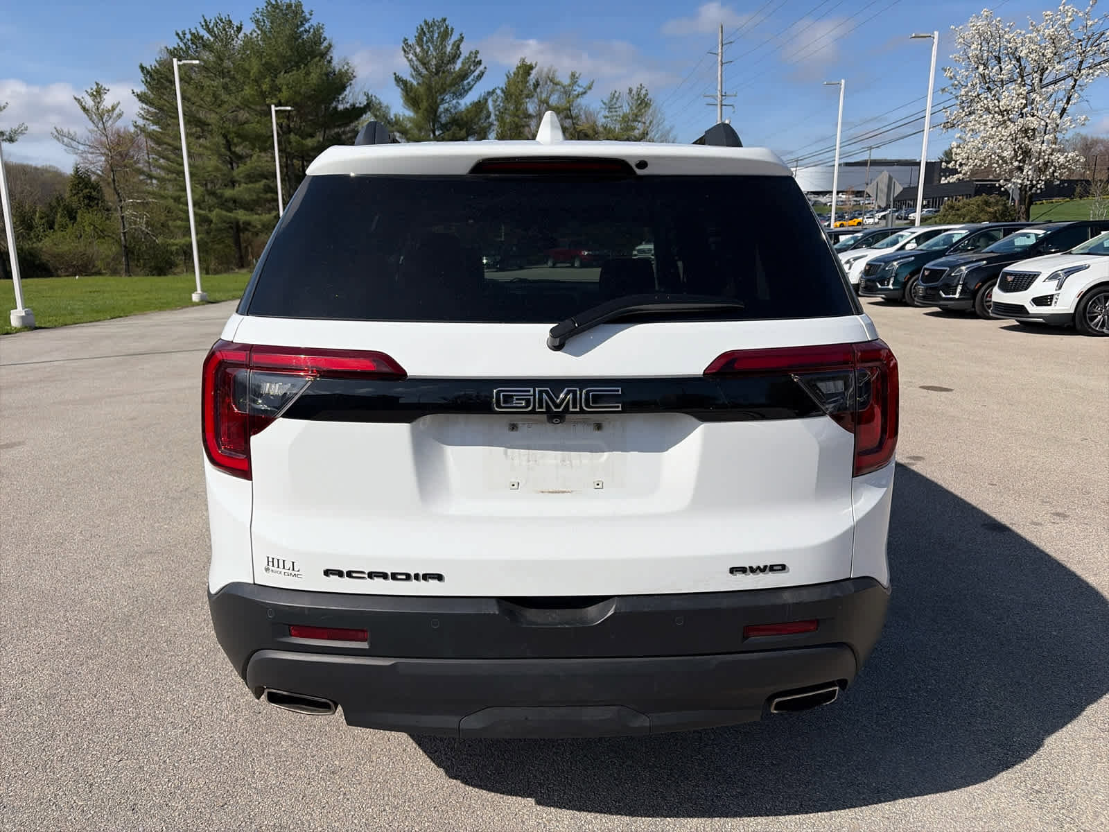 Used 2023 GMC Acadia SLT w/ Elevation Edition image 3