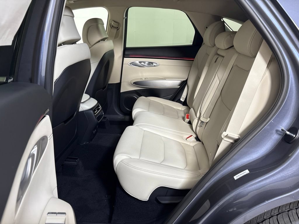 New 2027 Genesis GV70 2.5T Select AWD/4WD image 18