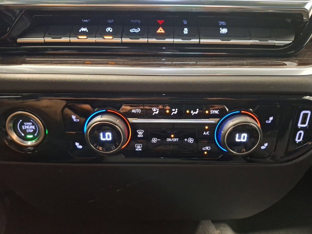 Used 2024 Chevrolet Silverado 1500 LT image 18