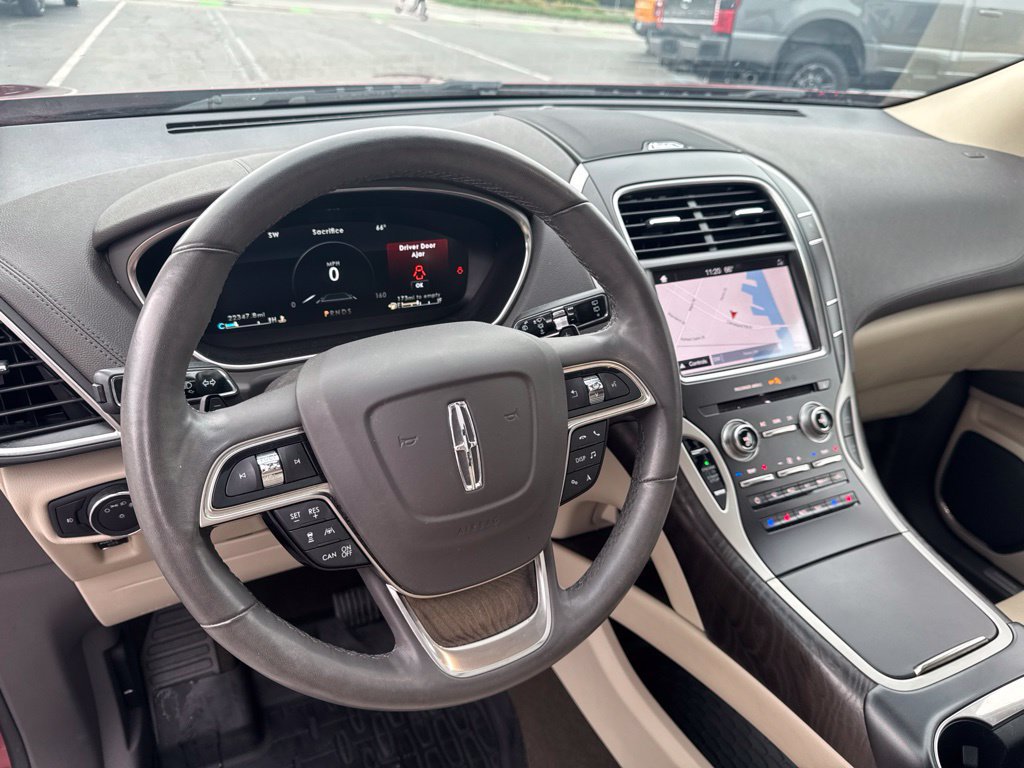 Used 2019 Lincoln Nautilus Reserve w/ Driver Assistance Package FWD image 12