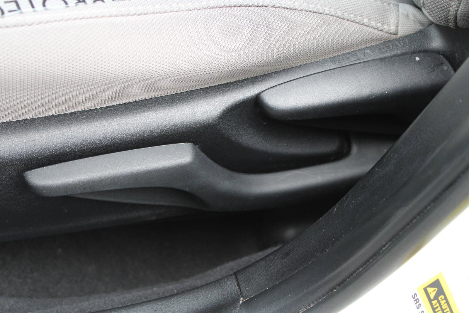 Used 2014 Toyota Corolla LE image 29