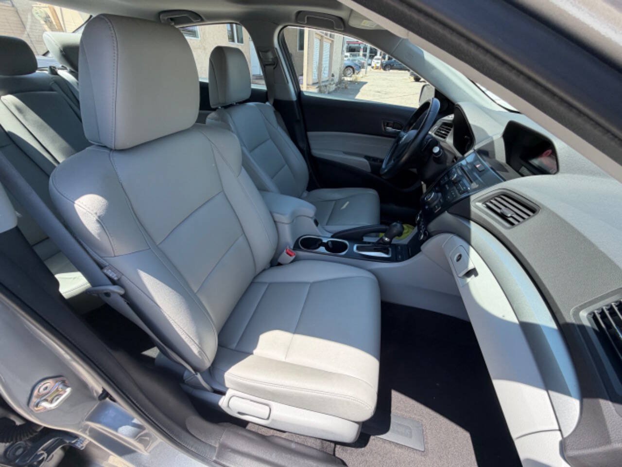 Used 2017 Acura ILX FWD image 10