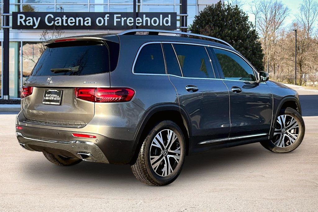 Used 2026 Mercedes-Benz GLB 250 4MATIC image 2