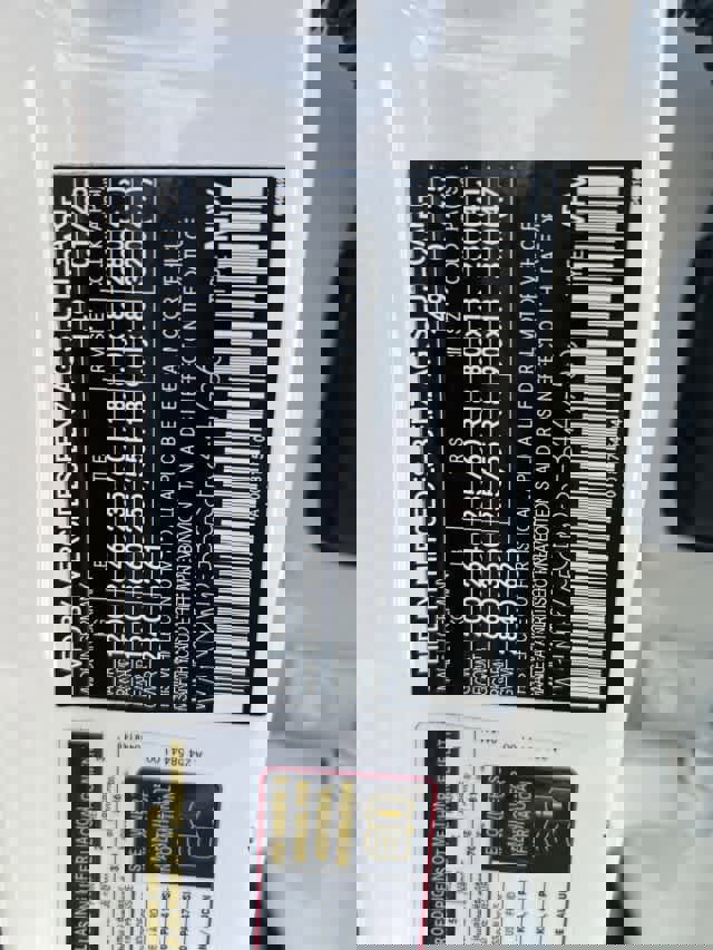 Used 2025 Mercedes-Benz GLC 350e 4MATIC image 17