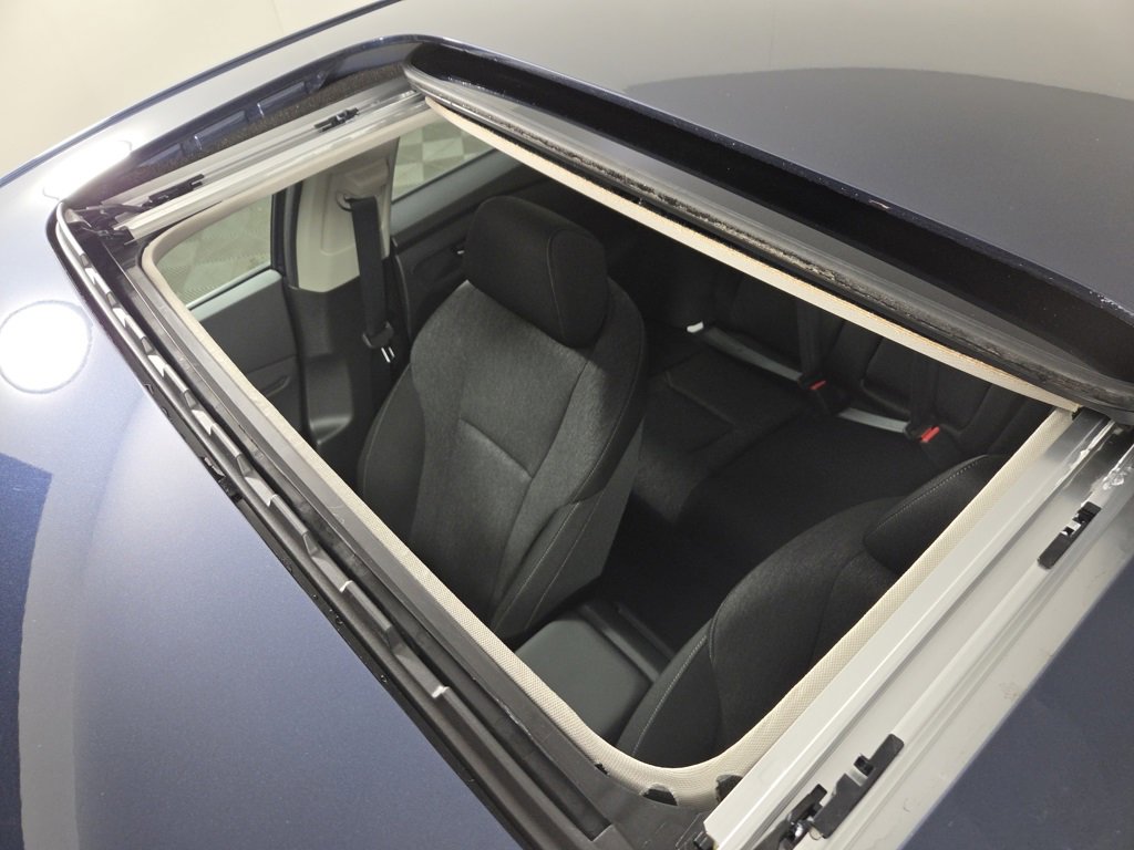 New 2025 Honda Accord SE image 2