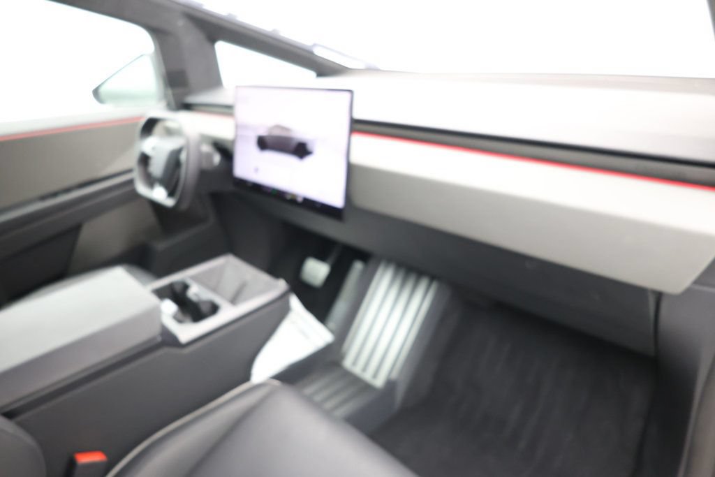 Used 2024 Tesla Cybertruck AWD Crew Cab image 27