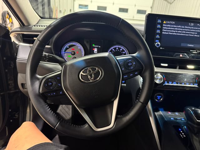 Used 2021 Toyota Venza LE w/ Carpet Mat Package (TMS) AWD/4WD image 12